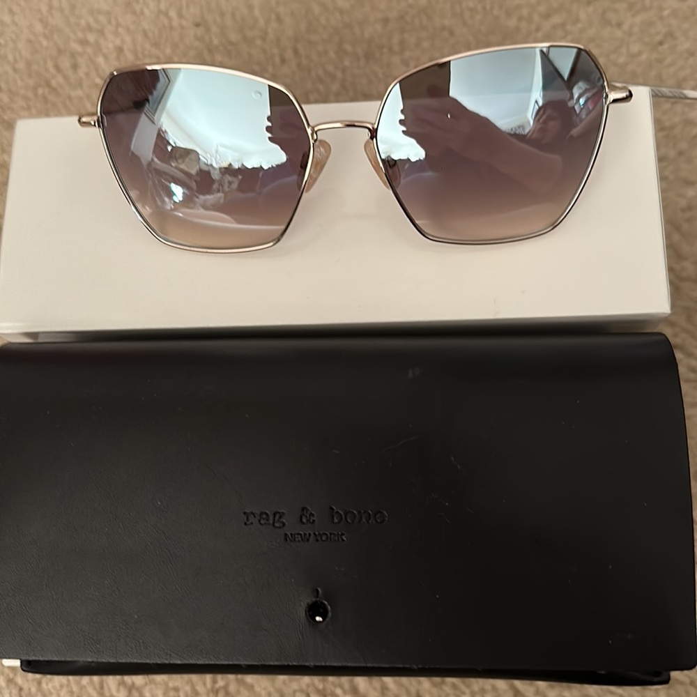 Rag &Bone Stylish Sunglasses